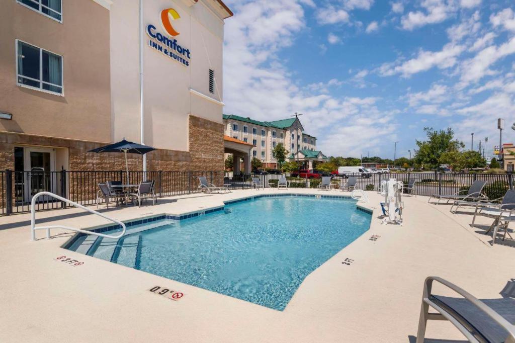 Comfort Inn & Suites Tifton Exterior photo